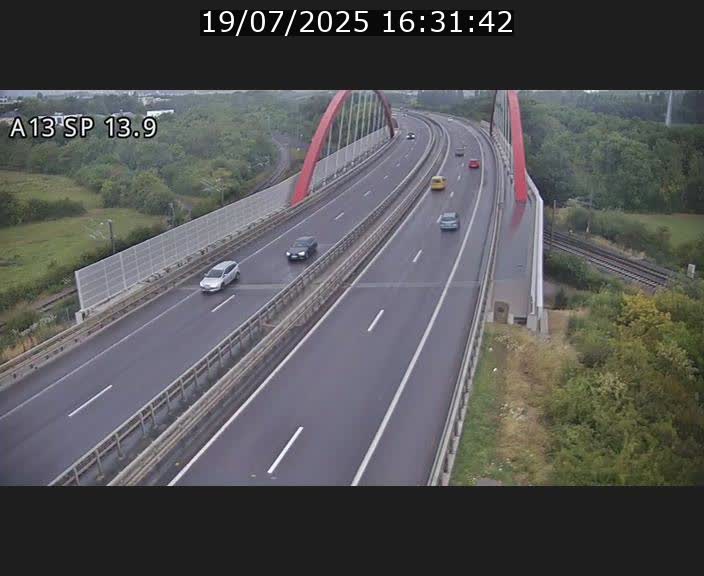 Traffic live webcam Luxembourg Kayl - A13 direction Esch-sur-Alzette/Luxembourg-ville - BK 13.9