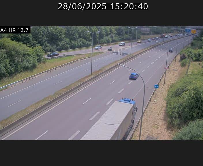 Traffic live webcam Luxembourg Esch sur Alzette - A4 - BK 12.7 - direction Esch-Belval