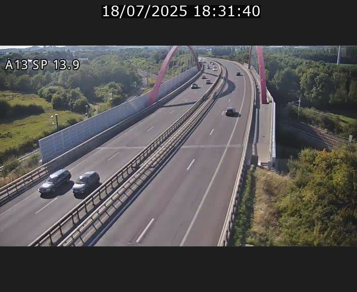 Traffic live webcam Luxembourg Kayl - A13 direction Esch-sur-Alzette/Luxembourg-ville - BK 13.9