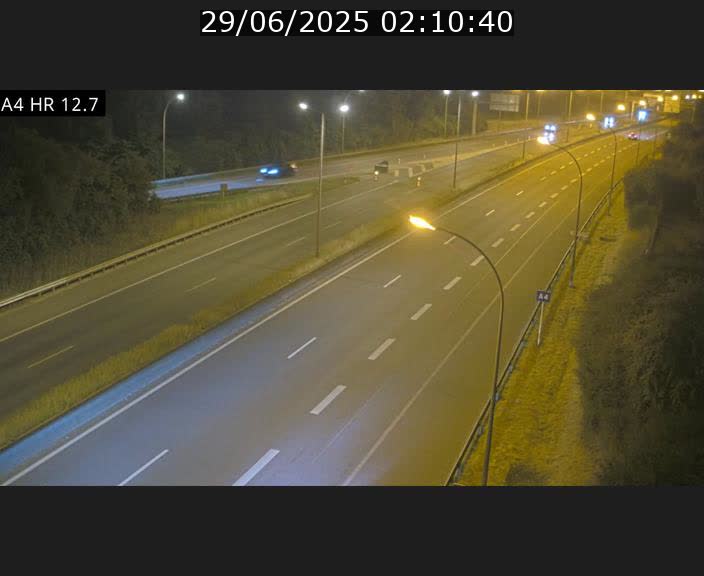 Traffic live webcam Luxembourg Esch sur Alzette - A4 - BK 12.7 - direction Esch-Belval