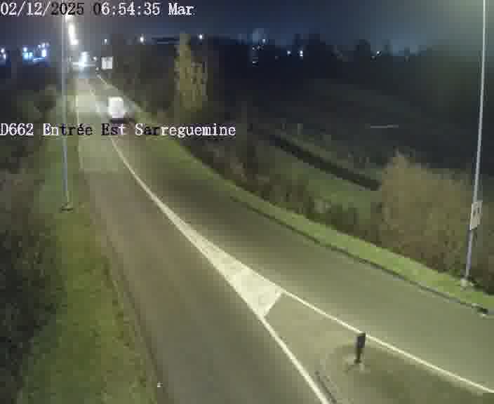 Point de vue trafic déployé sur D662 (France) à Sarreguemines, regardant vers Sarreguemines, aidant conducteurs et services à anticiper les flux.