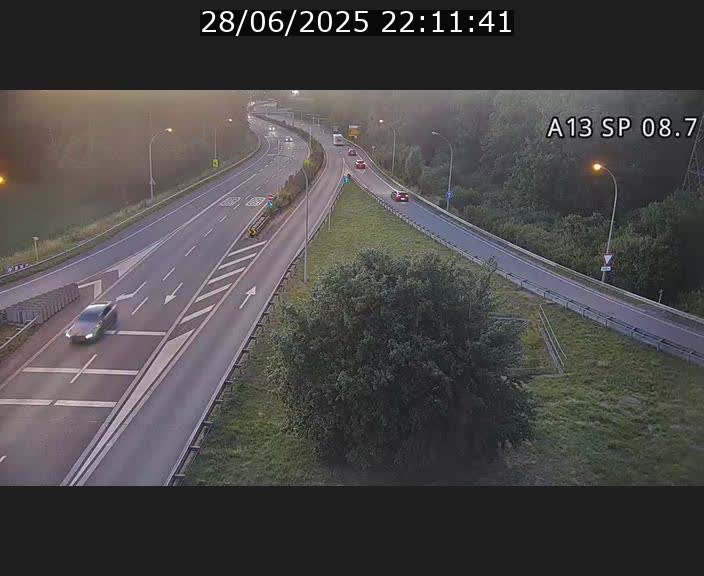 Traffic live webcam Luxembourg Jonction Lankelz - A13 direction Pétange - BK 8.7 