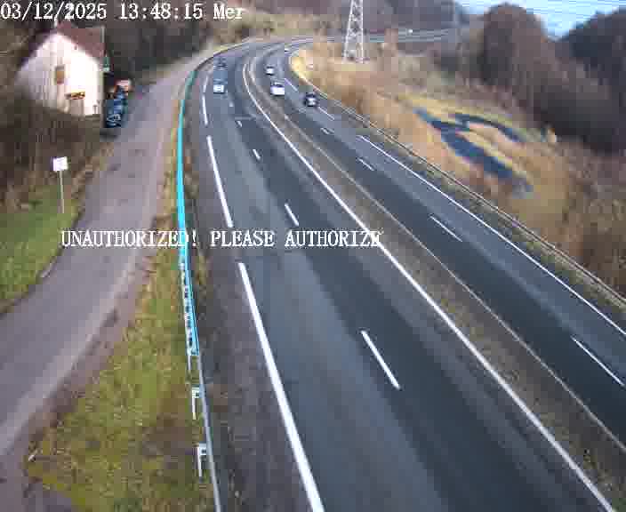 Webcam sur la D910 située dans la Côte des 4 vents. Vue orientée vers le bas, vers Saint-Avold.