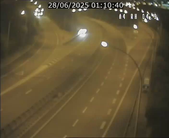 Traffic live webcam Luxembourg Leudelange - A4 - BK 4.9 - direction Luxembourg