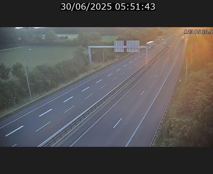 Traffic live webcam Luxembourg Croix de Bettembourg, rond-point d'Hellange - A13 direction Allemagne - BK 20.9