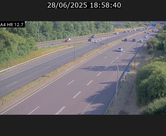 Traffic live webcam Luxembourg Esch sur Alzette - A4 - BK 12.7 - direction Esch-Belval