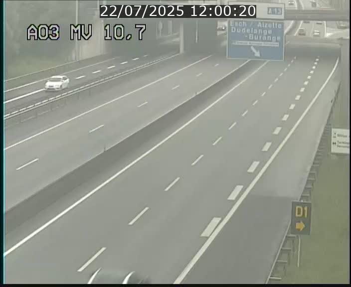 Traffic live webcam Luxembourg Croix de Bettembourg - A3 - BK 10.7 - direction France