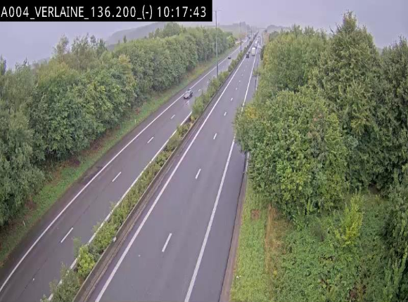 Webcam sur l'E411 à hauteur du pont surplombant la N40, à proximité de la sortie 26 Verlaine - Libramont-Chevigny. Vue orientée vers Namur