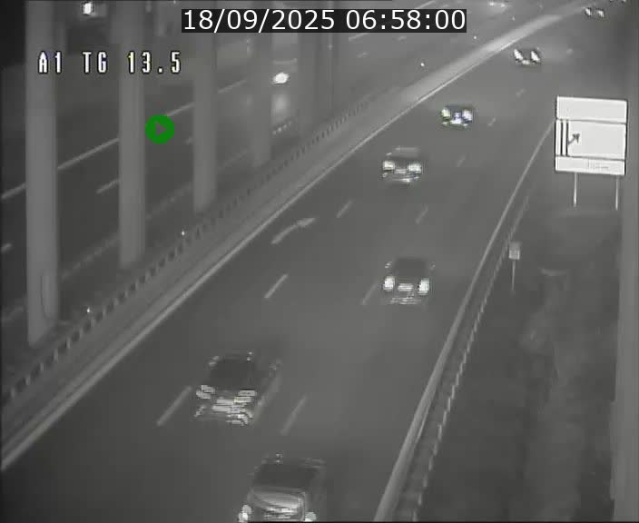 Traffic live webcam Luxembourg Senningen - A1 direction Luxembourg - BK 13.5