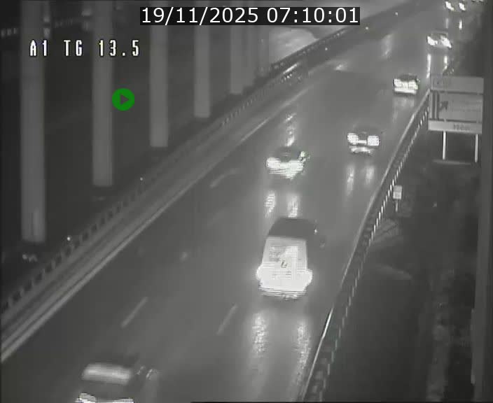 Traffic live webcam Luxembourg Senningen - A1 direction Luxembourg - BK 13.5