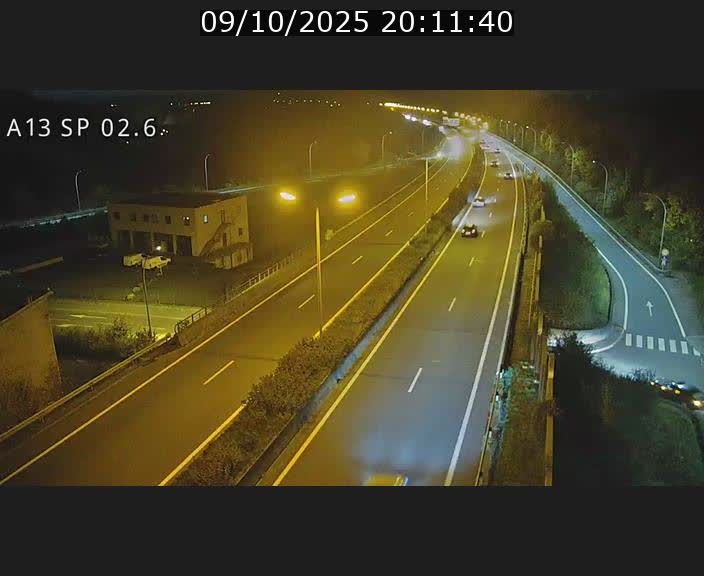 Traffic live webcam Luxembourg Sanem - A13 direction Pétange - BK 2.6