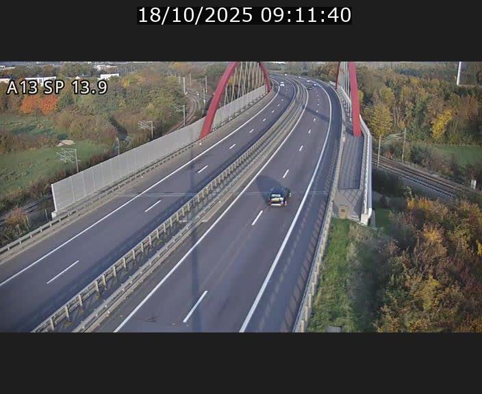 Traffic live webcam Luxembourg Kayl - A13 direction Esch-sur-Alzette/Luxembourg-ville - BK 13.9