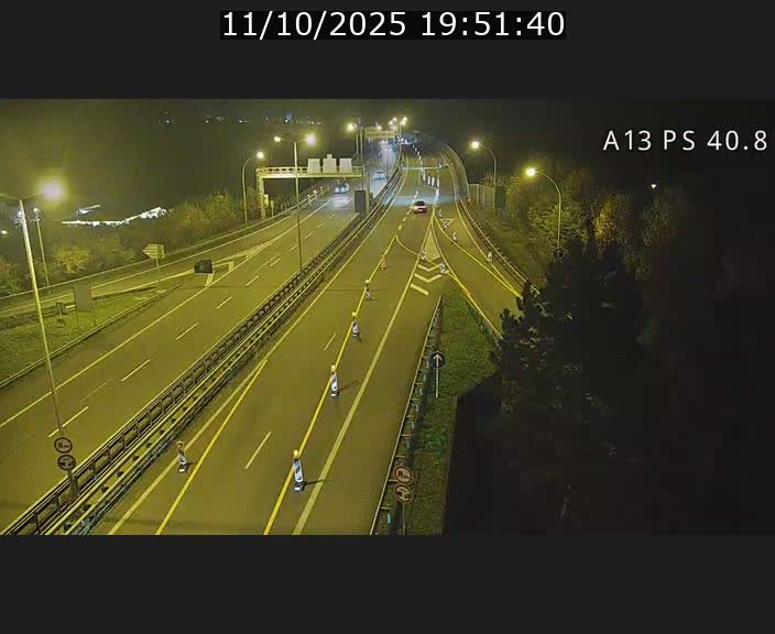 Webcam autoroute A13 à la sortie est du tunnel Markusbierg à Schengen. Vue sur le pont de la Moselle, vers l'Allemagne
