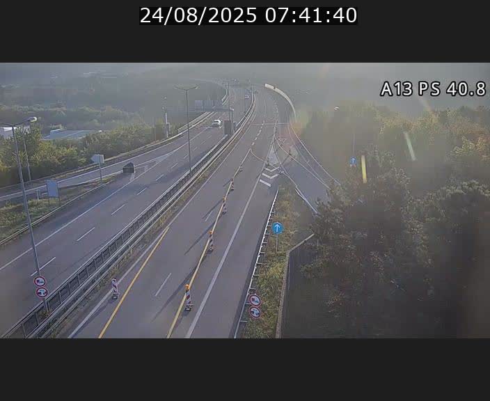 Webcam autoroute A13 à la sortie est du tunnel Markusbierg à Schengen. Vue sur le pont de la Moselle, vers l'Allemagne