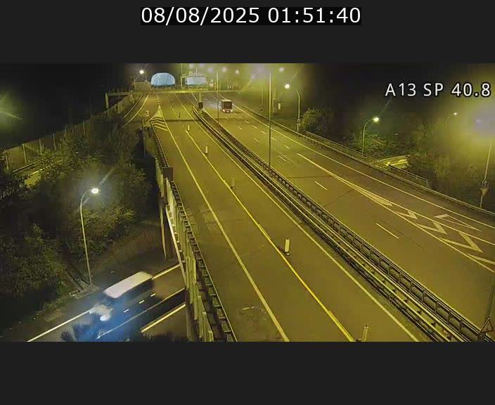 Webcam avec vue sur l'entrée côté allemand du tunnel Markusbierg à Schengen. Vue orientée vers le tunnel et Bettembourg