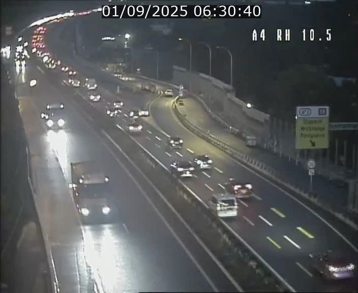Traffic live webcam Luxembourg Pontpierre - A4 - BK 10.5 - direction Luxembourg