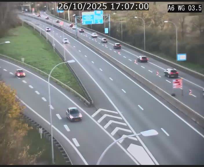 Traffic live webcam Luxembourg - Croix de Cessange - A6 - BK 3.5 - direction France/Allemagne