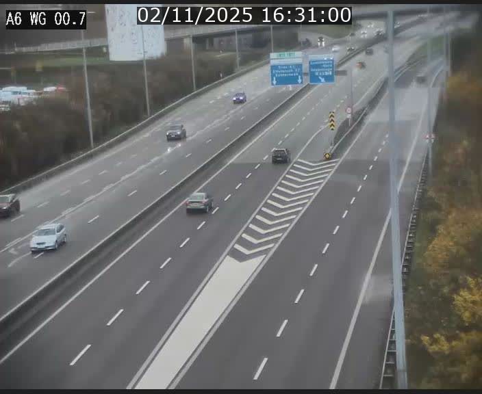 Traffic live webcam Luxembourg Croix de Cessange - A6 - BK 0.7 - direction A3 France