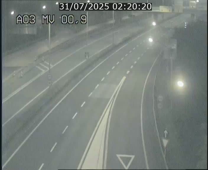 Traffic live webcam Luxembourg Croix de Gasperich - A3 - BK 0.4 - direction Luxembourg