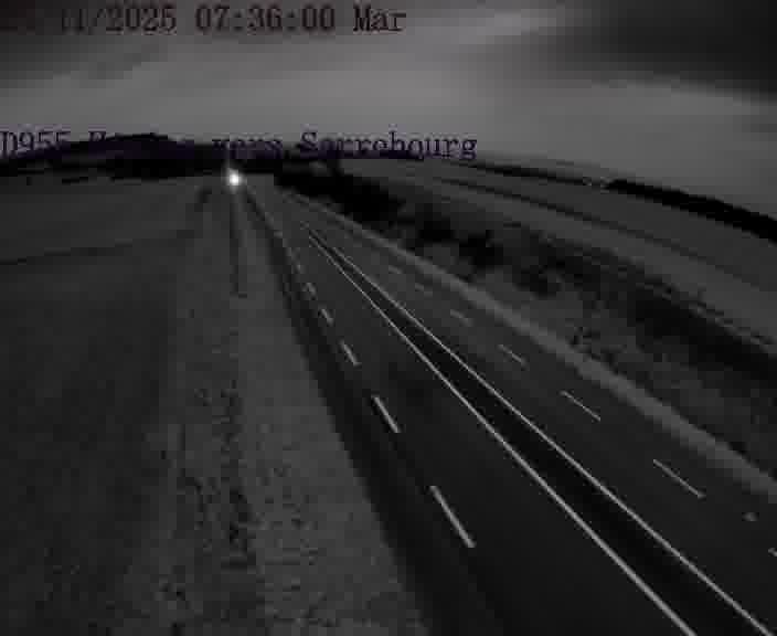 Caméra routière située sur D955 (France) à Heming, orientée vers Sarrebourg, surveillant en continu la circulation locale et régionale.