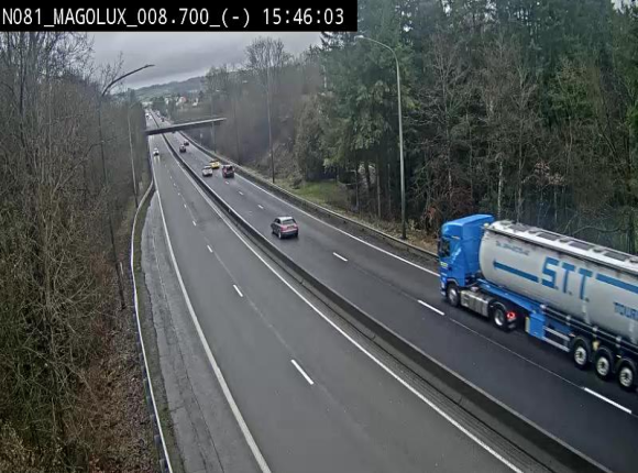 Webcam sur la N81 (E411) à hauteur de la jonction avec la N883. Vue orientée vers Arlon