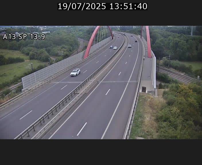 Traffic live webcam Luxembourg Kayl - A13 direction Esch-sur-Alzette/Luxembourg-ville - BK 13.9