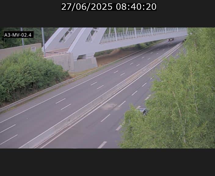 Webcam autoroute de la France (A3) au Luxembourg à Fentange, à proximité de la Croix de Gasperich. Vue orientée vers la Cloche d'Or