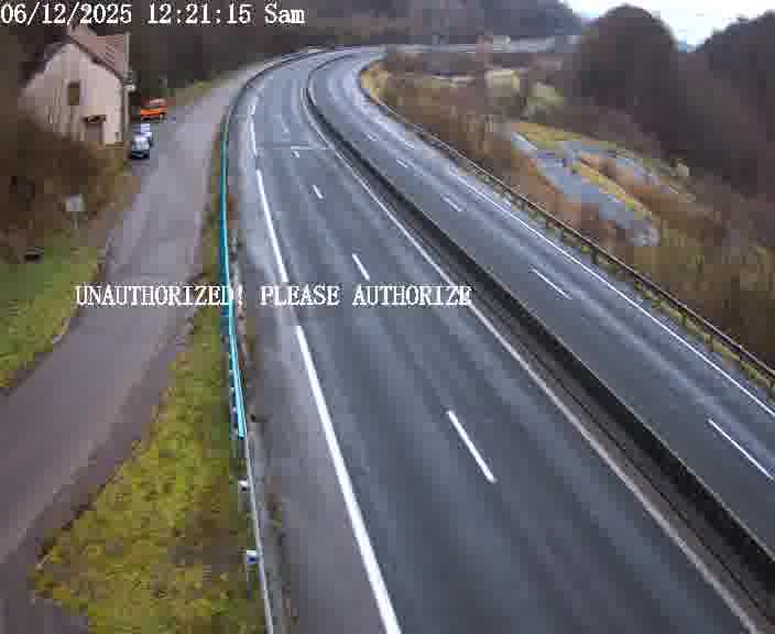 Webcam sur la D910 située dans la Côte des 4 vents. Vue orientée vers le bas, vers Saint-Avold.