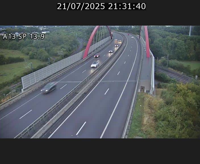 Traffic live webcam Luxembourg Kayl - A13 direction Esch-sur-Alzette/Luxembourg-ville - BK 13.9