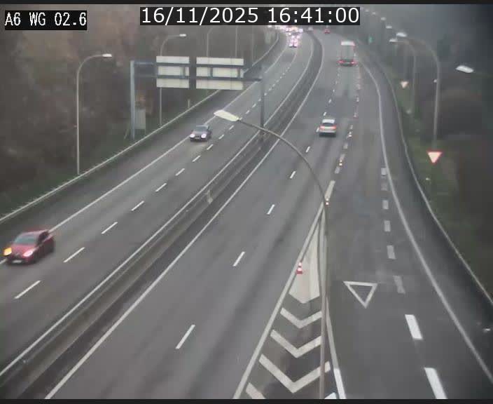 Traffic live webcam Luxembourg Croix de Cessange - A6 - BK 2.6 - direction France/Allemagne