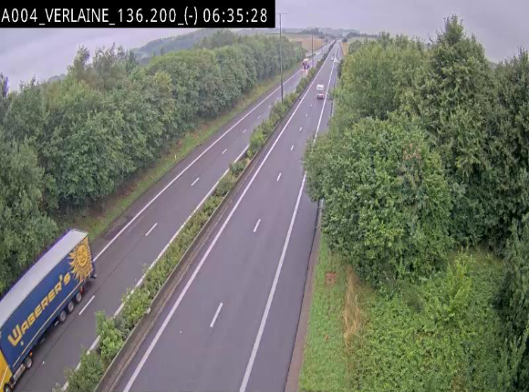 Webcam sur l'E411 à hauteur du pont surplombant la N40, à proximité de la sortie 26 Verlaine - Libramont-Chevigny. Vue orientée vers Namur