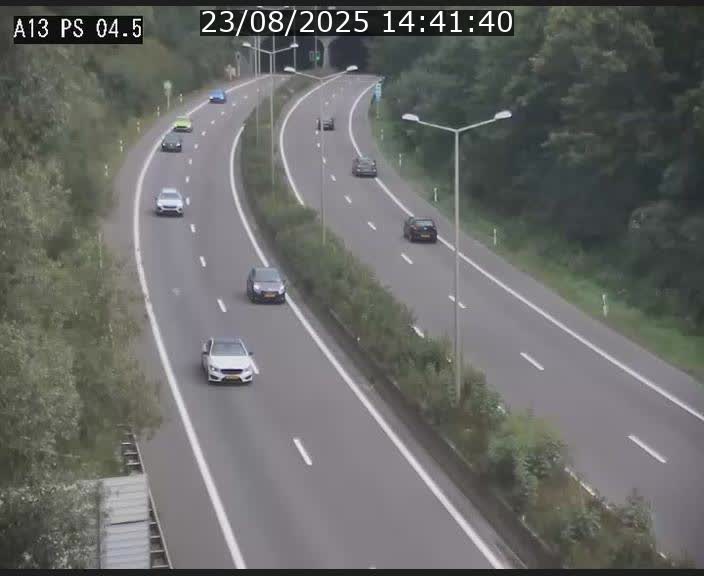 Traffic live webcam Luxembourg Differdange - A13 direction Esch-sur-Alzette - BK 4.5