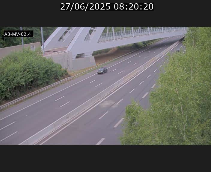 Webcam autoroute de la France (A3) au Luxembourg à Fentange, à proximité de la Croix de Gasperich. Vue orientée vers la Cloche d'Or