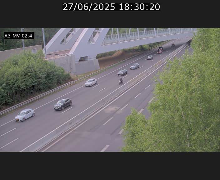 Webcam autoroute de la France (A3) au Luxembourg à Fentange, à proximité de la Croix de Gasperich. Vue orientée vers la Cloche d'Or