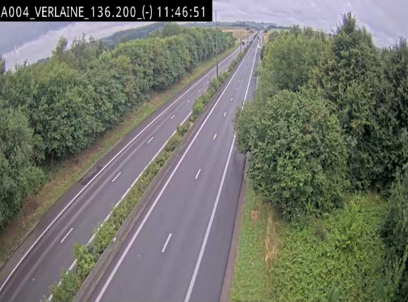 Webcam sur l'E411 à hauteur du pont surplombant la N40, à proximité de la sortie 26 Verlaine - Libramont-Chevigny. Vue orientée vers Namur