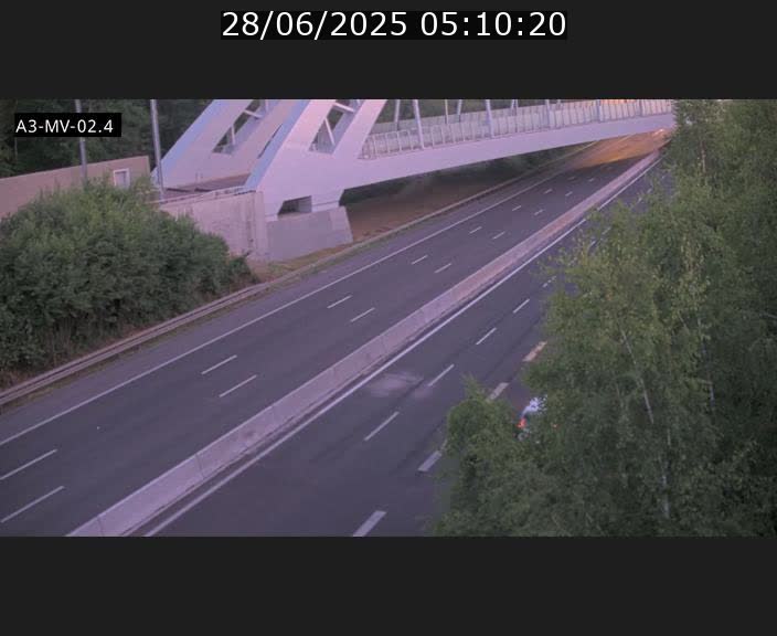 Webcam autoroute de la France (A3) au Luxembourg à Fentange, à proximité de la Croix de Gasperich. Vue orientée vers la Cloche d'Or