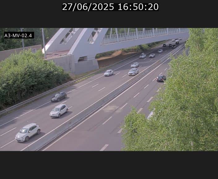 Webcam autoroute de la France (A3) au Luxembourg à Fentange, à proximité de la Croix de Gasperich. Vue orientée vers la Cloche d'Or
