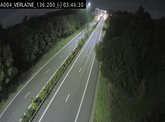 Webcam sur l'E411 à hauteur du pont surplombant la N40, à proximité de la sortie 26 Verlaine - Libramont-Chevigny. Vue orientée vers Namur
