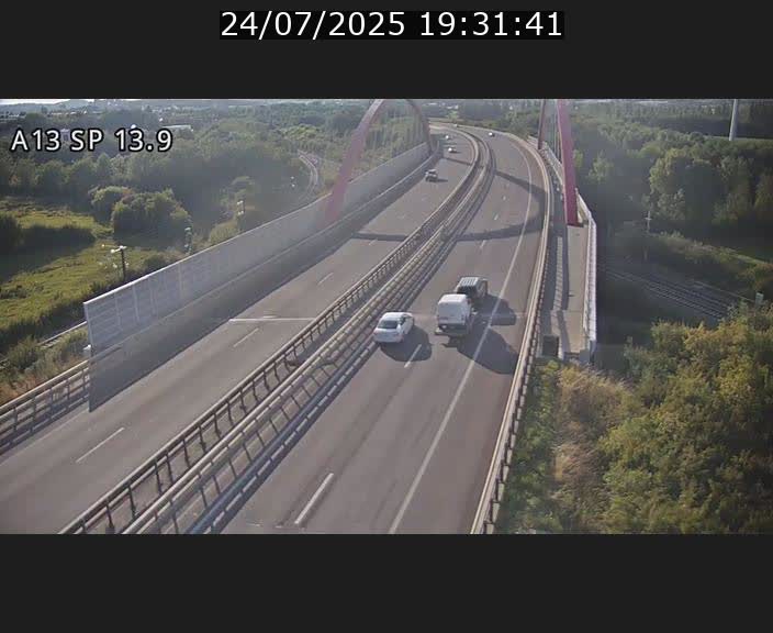 Traffic live webcam Luxembourg Kayl - A13 direction Esch-sur-Alzette/Luxembourg-ville - BK 13.9