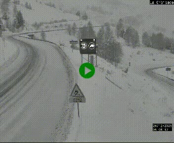 Webcam au carrefour de la croisade, à la jonction entre la N22 et la N320, avant le poste de douane franco-andorrane. Webcam à 1790 mètres d'altitude