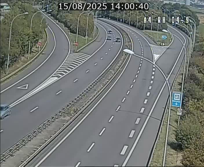 Traffic live webcam Luxembourg Leudelange - A4 - BK 4.9 - direction Luxembourg