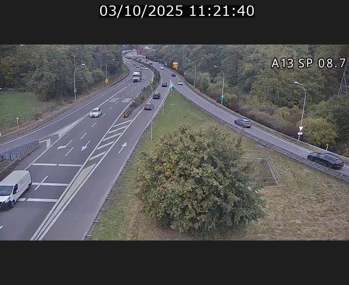 Traffic live webcam Luxembourg Jonction Lankelz - A13 direction Pétange - BK 8.7 