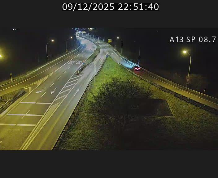 Traffic live webcam Luxembourg Jonction Lankelz - A13 direction Pétange - BK 8.7