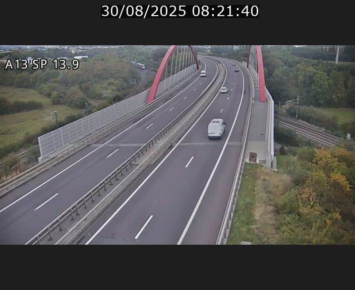 Traffic live webcam Luxembourg Kayl - A13 direction Esch-sur-Alzette/Luxembourg-ville - BK 13.9