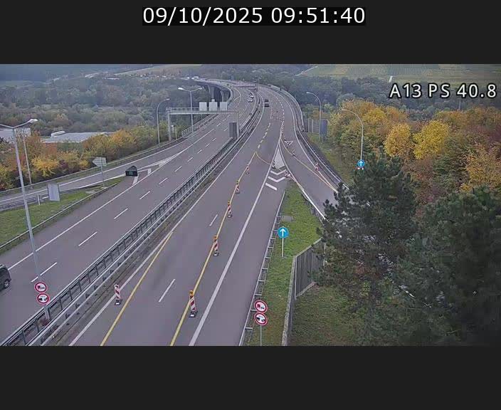 Webcam autoroute A13 à la sortie est du tunnel Markusbierg à Schengen. Vue sur le pont de la Moselle, vers l'Allemagne