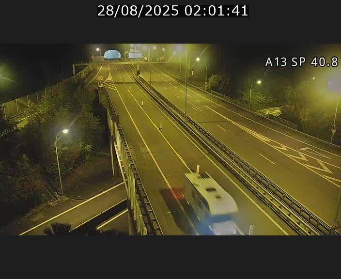 Webcam avec vue sur l'entrée côté allemand du tunnel Markusbierg à Schengen. Vue orientée vers le tunnel et Bettembourg