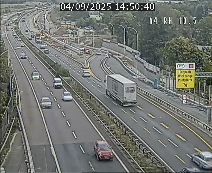 Traffic live webcam Luxembourg Pontpierre - A4 - BK 10.5 - direction Luxembourg