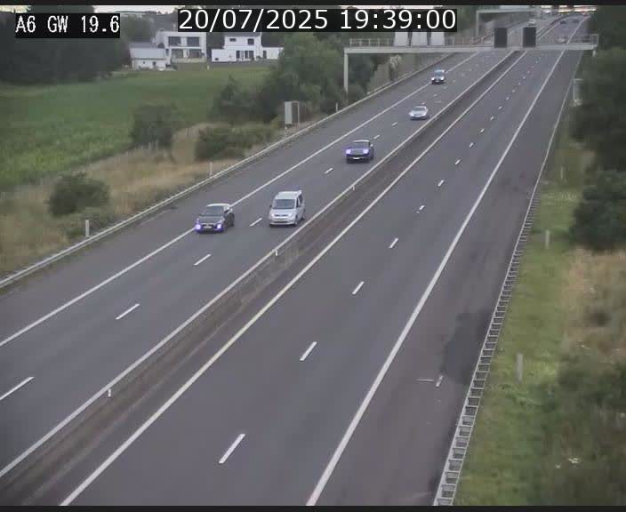 Traffic live webcam Luxembourg - Steinfort - A6 - BK 19.6 - direction Belgique