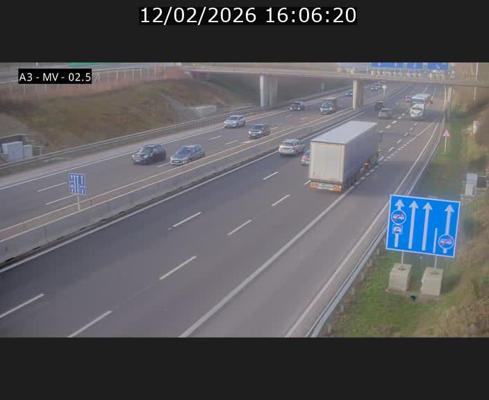 Webcam autoroute A3 au Luxembourg à proximité de la Croix de Gasperich. Vue orientée vers Luxembourg