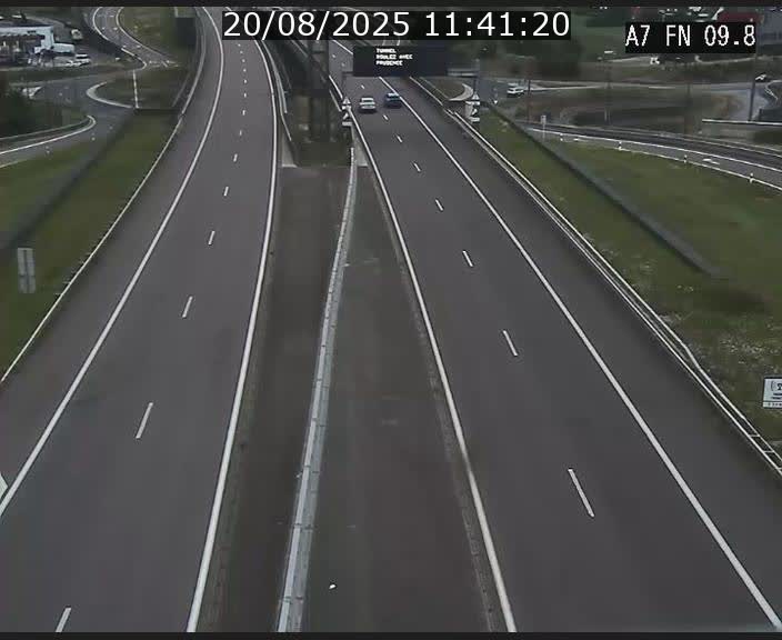 Caméra trafic Luxembourg - A7, Tunnel Gousselerbierg, sortie sud, direction rond-point Lorentzweiler (BK 9.9)